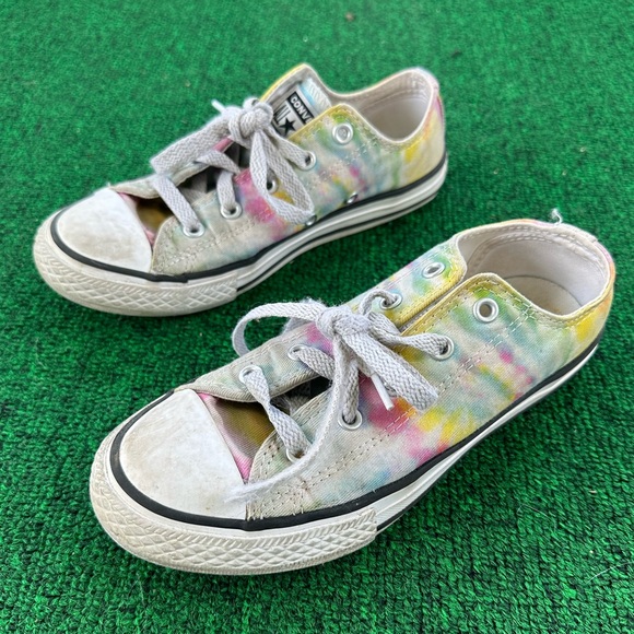 Converse All Star Little Girl Size 2 Tie Dye Low Top Sneakers - Picture 4 of 9
